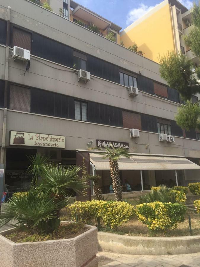 Medeum Apartment Modugno Bagian luar foto