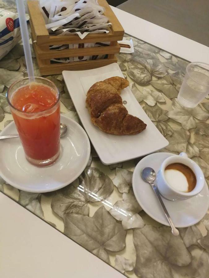 Medeum Apartment Modugno Bagian luar foto